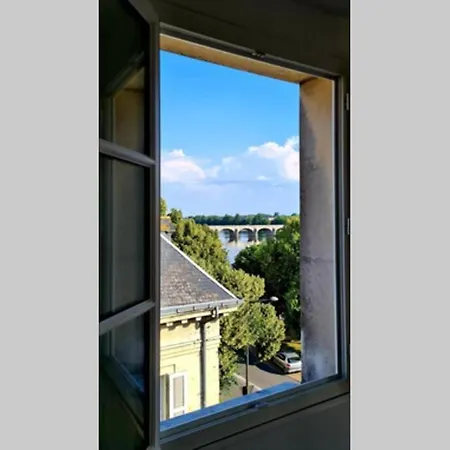 Loire Et Chateau, Hyper Centre, Vue Loire, Linge Inclus, 3eme Etage *