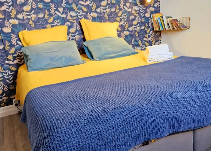 Apartment Loire Et Chateau, Hyper Centre, Vue Loire, Linge Inclus, 3eme Etage Saumur