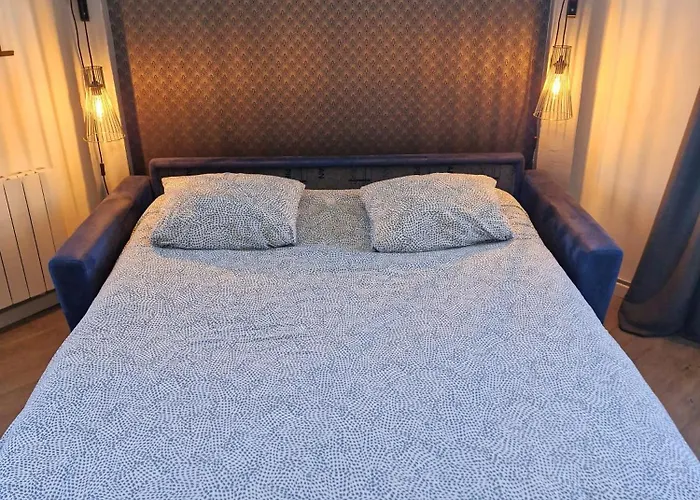 Apartment Loire Et Chateau, Hyper Centre, Vue Loire, Linge Inclus, 3eme Etage Saumur